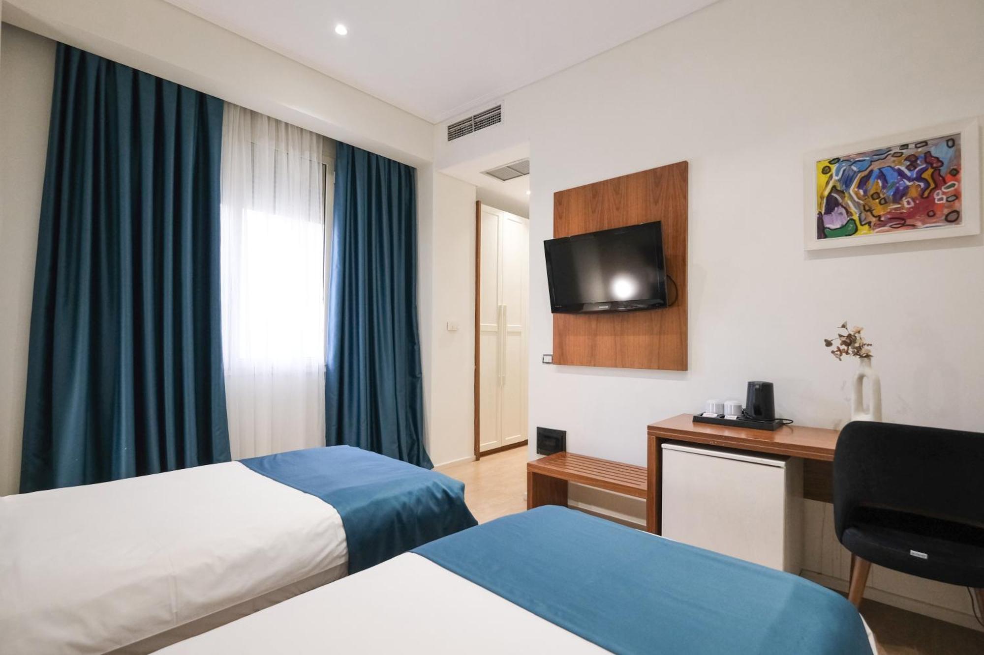 Golden City Hotel , تيرانا المظهر الخارجي الصورة